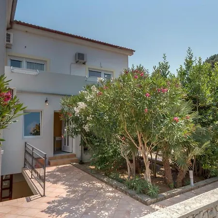 Bed & Breakfast Pansion Belvedere Mali Lošinj